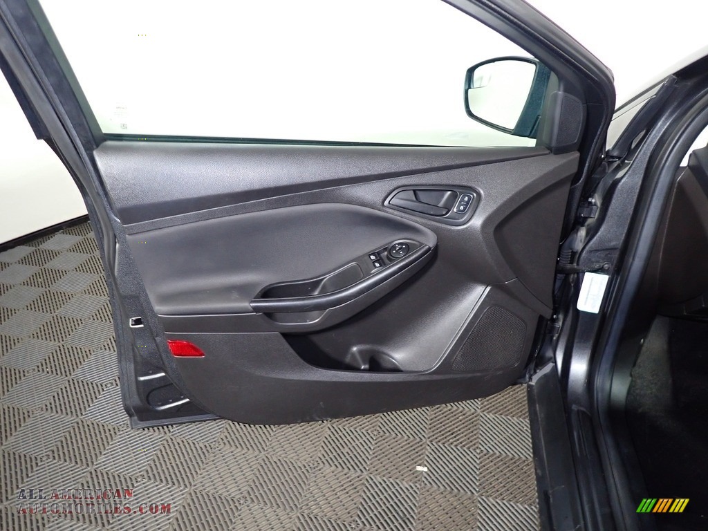 2017 Focus S Sedan - Magnetic / Charcoal Black photo #16