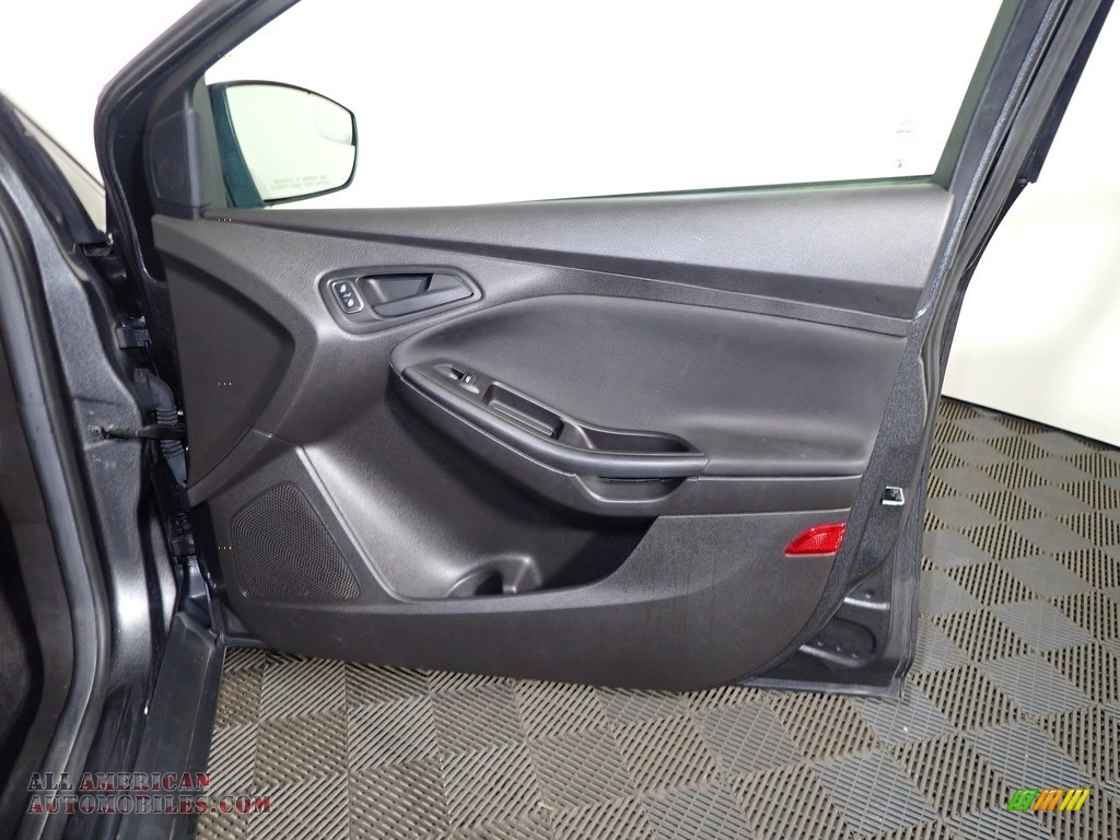 2017 Focus S Sedan - Magnetic / Charcoal Black photo #23