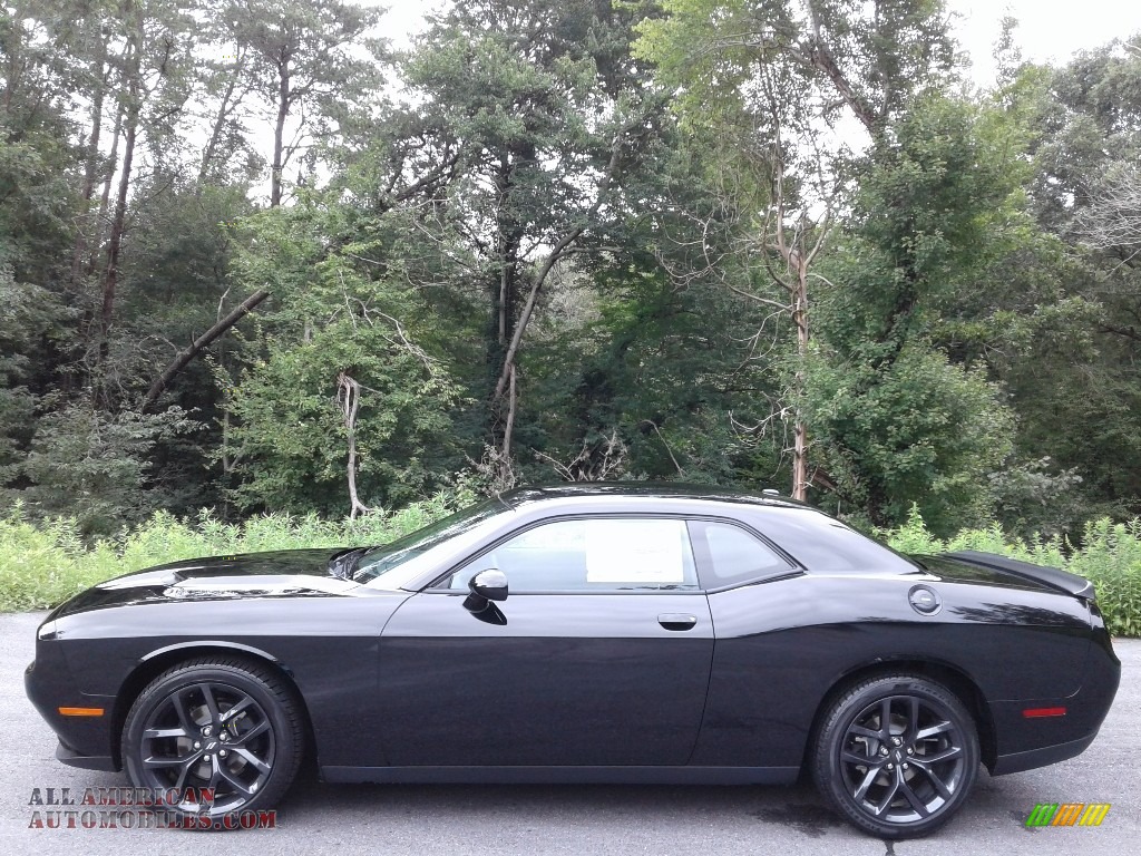 2020 Dodge Challenger Sxt In Pitch Black Photo 4 199165 All