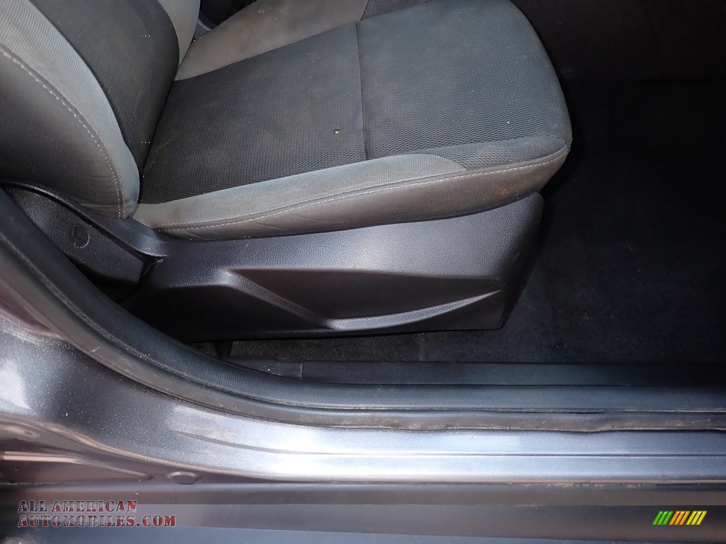 2013 Focus SE Sedan - Sterling Gray / Charcoal Black photo #23