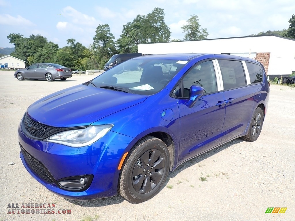 2020 Chrysler Pacifica Hybrid Touring in Ocean Blue Metallic photo 2