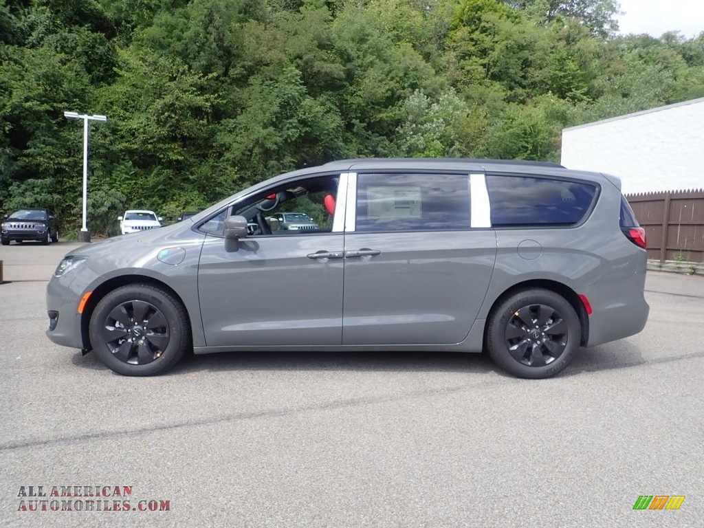 2020 Pacifica Hybrid Limited - Ceramic Grey / Rodeo Red photo #7