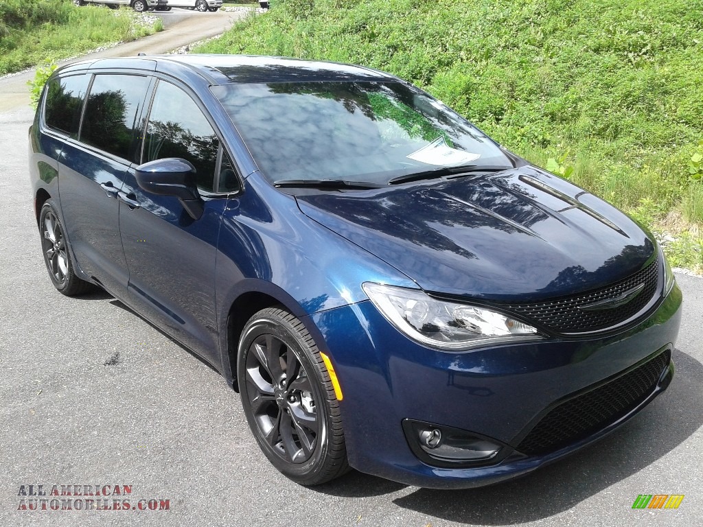 2020 Pacifica Touring - Jazz Blue Pearl / Black photo #4