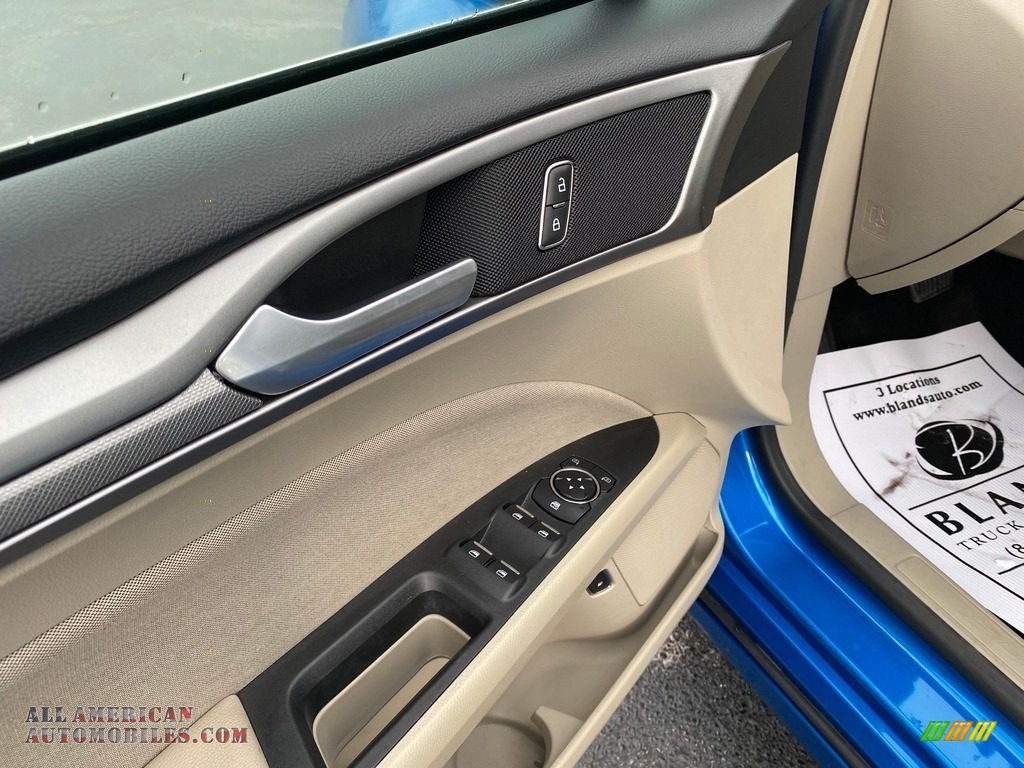 2019 Fusion Hybrid SE - Velocity Blue / Ebony photo #10