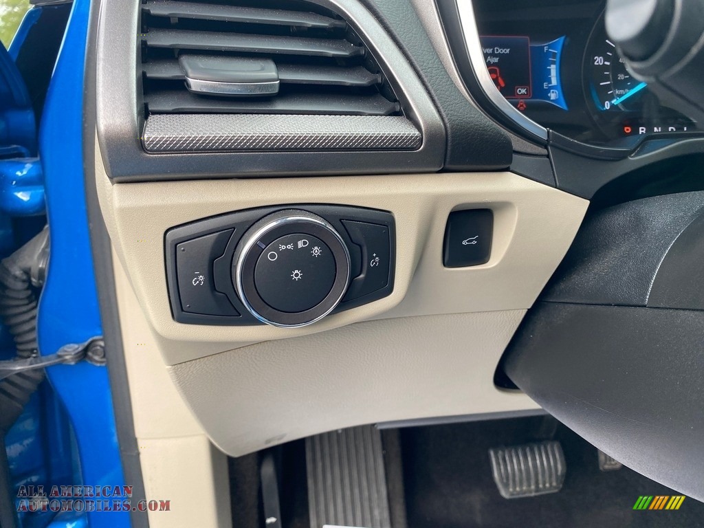 2019 Fusion Hybrid SE - Velocity Blue / Ebony photo #20