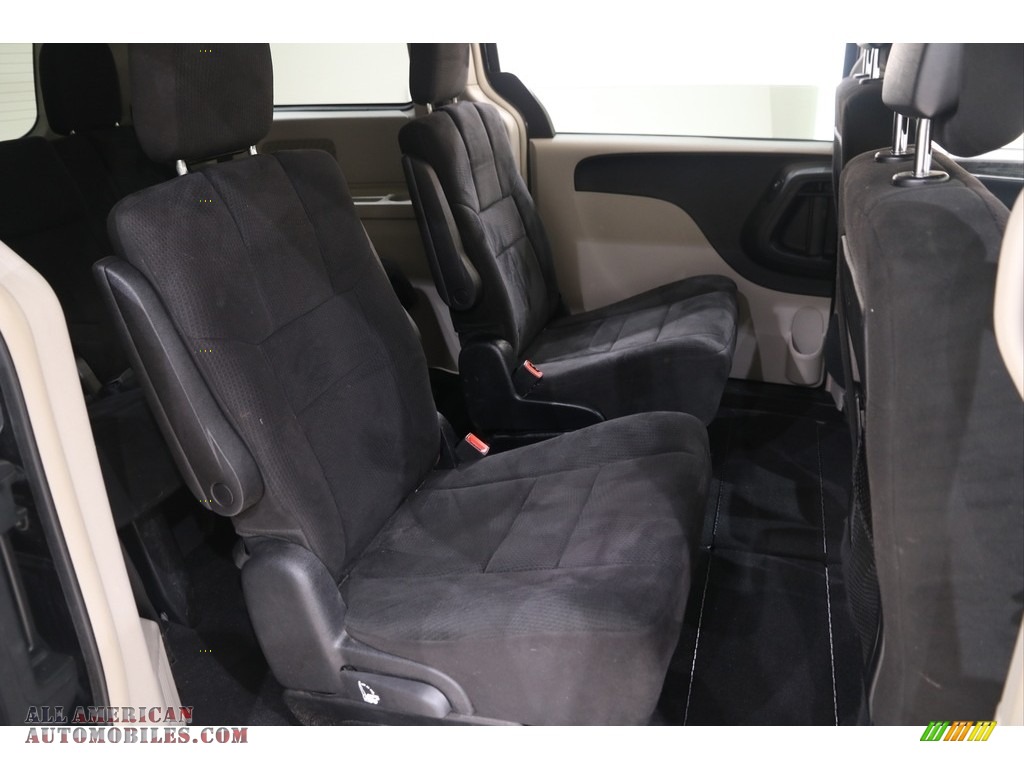 2011 Town & Country Touring - Dark Charcoal Pearl / Black/Light Graystone photo #16