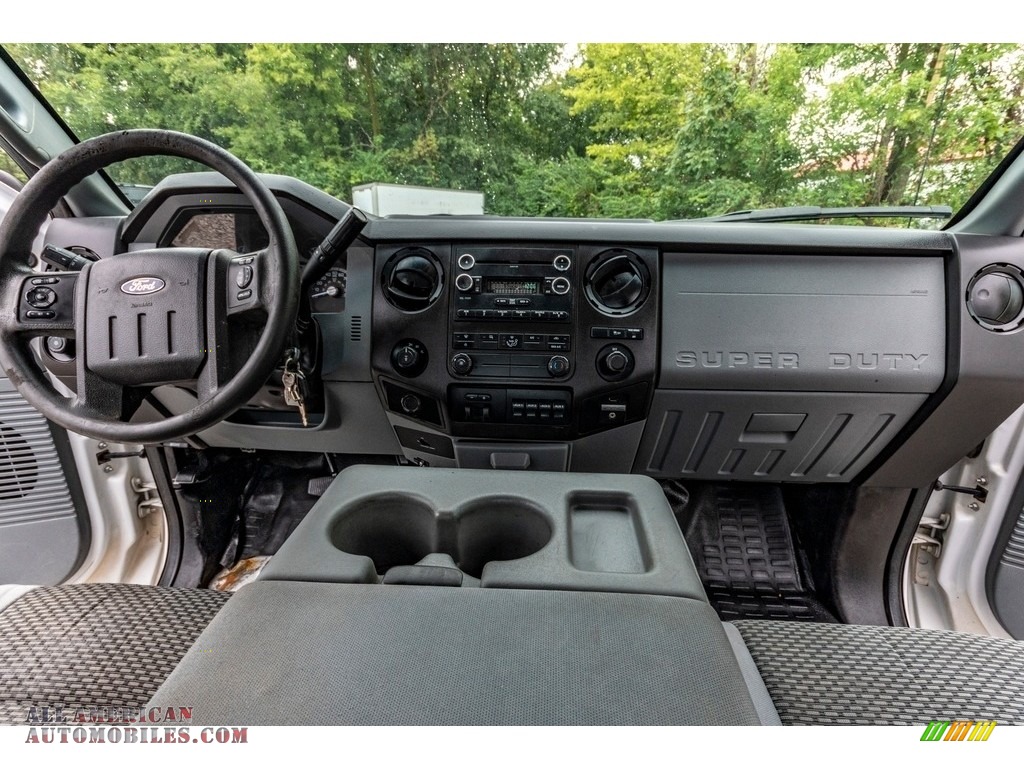 2015 F250 Super Duty Lariat Super Cab 4x4 - Oxford White / Adobe photo #35