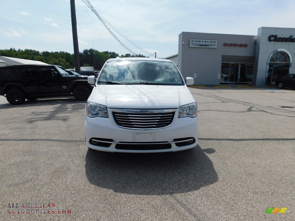 2016 Town & Country Touring - Bright White / Black/Light Graystone photo #2