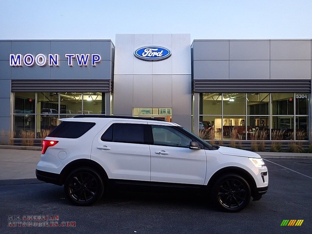 Oxford White / Ebony Black Ford Explorer XLT 4WD