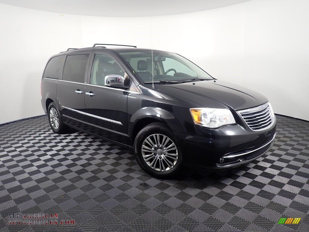 2013 Town & Country Touring - L - Brilliant Black Crystal Pearl / Black/Light Graystone photo #5