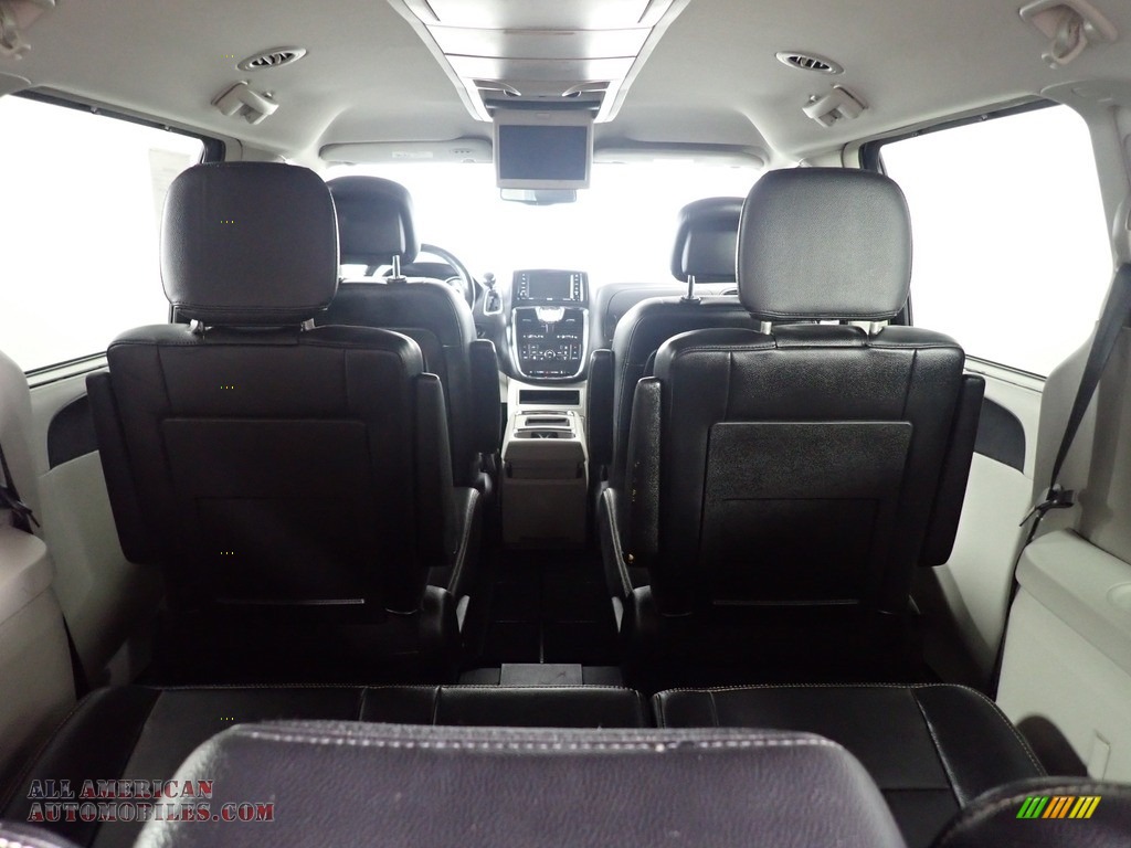 2013 Town & Country Touring - L - Brilliant Black Crystal Pearl / Black/Light Graystone photo #18