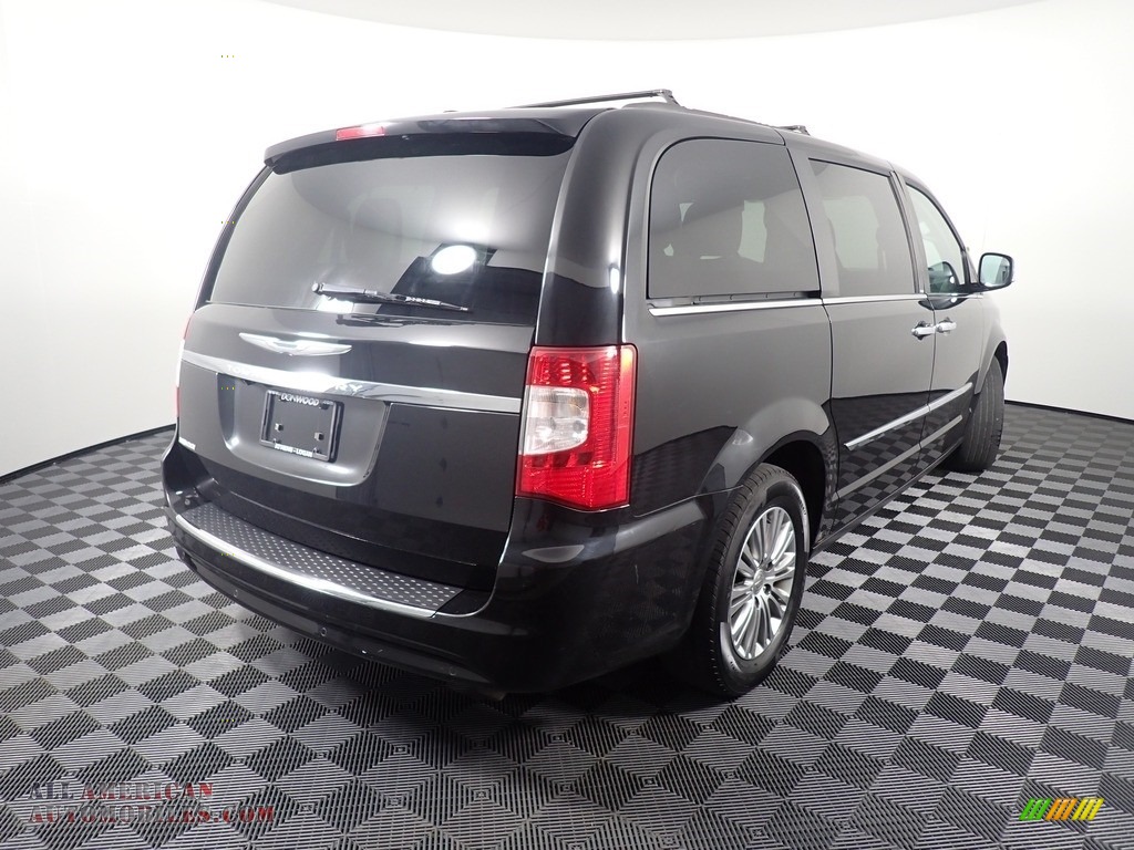 2013 Town & Country Touring - L - Brilliant Black Crystal Pearl / Black/Light Graystone photo #20