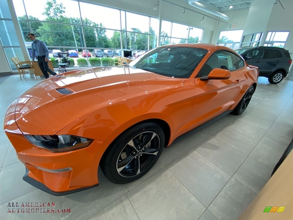 2020 Mustang EcoBoost Fastback - Twister Orange / Ebony photo #2