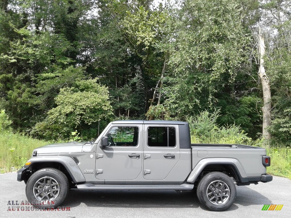 Sting-Gray / Black Jeep Gladiator Overland 4x4