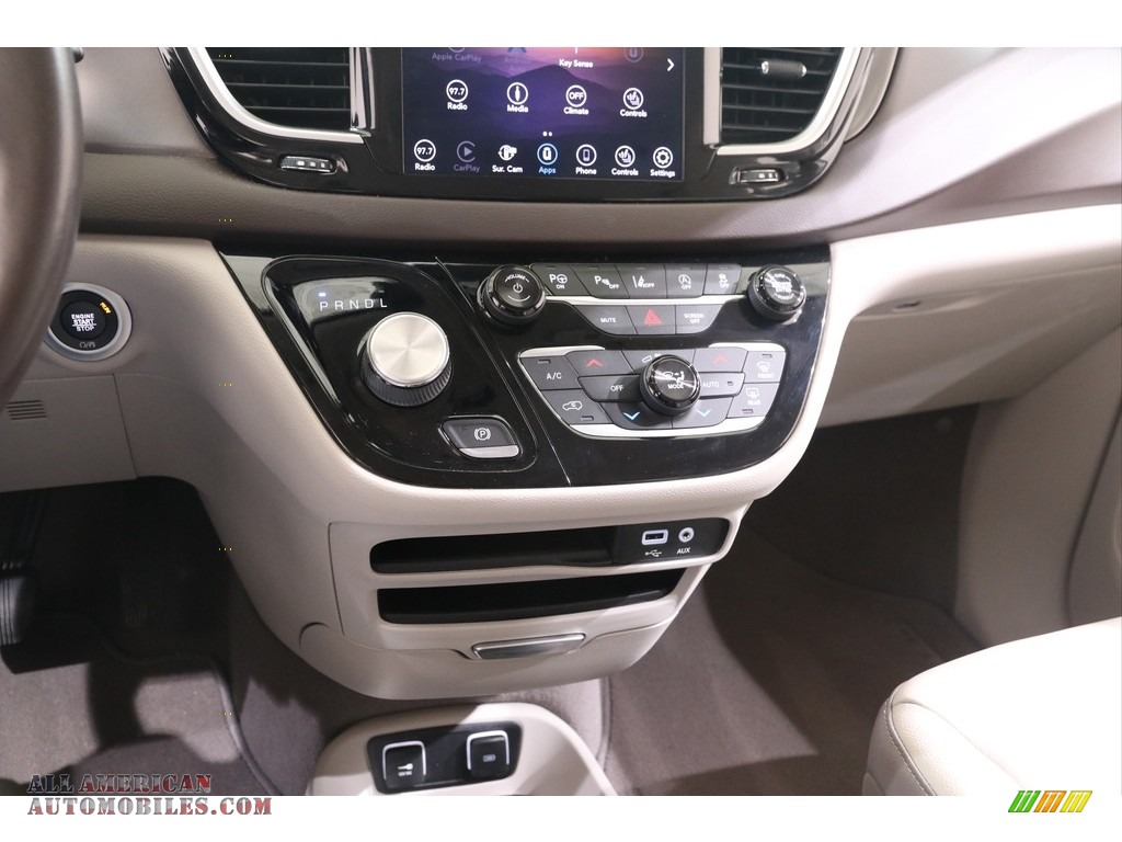 2018 Pacifica Touring L - Bright White / Cognac/Alloy/Toffee photo #12