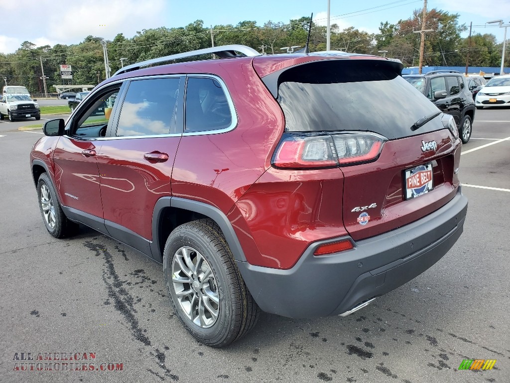 2021 Cherokee Latitude Lux 4x4 - Velvet Red Pearl / Black photo #6