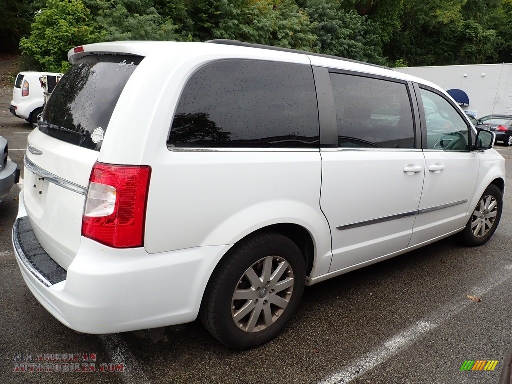 2016 Town & Country Touring - Bright White / Black/Light Graystone photo #4