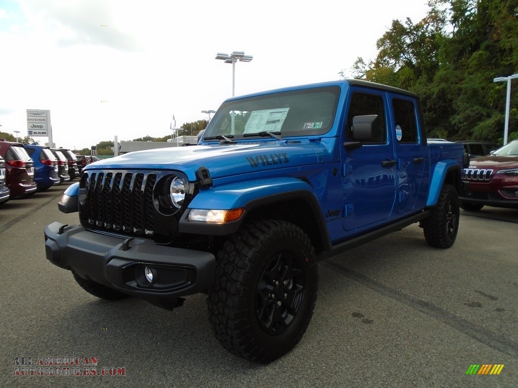 Hydro Blue Pearl / Black Jeep Gladiator Willys 4x4