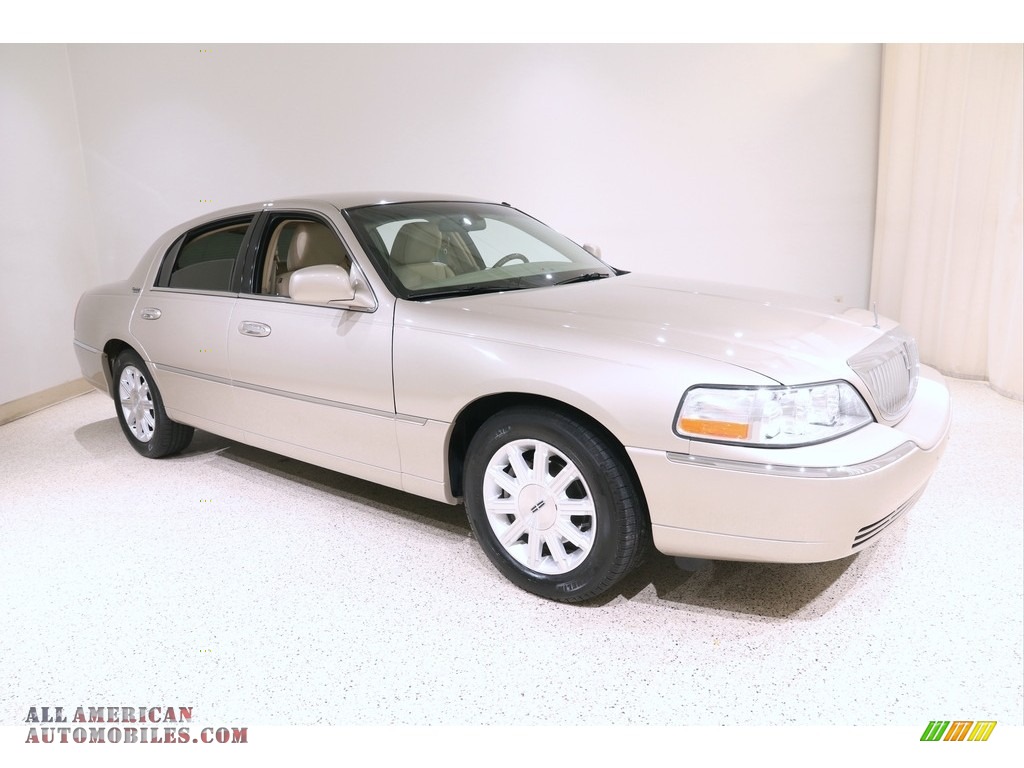 Light French Silk Metallic / Light Camel Lincoln Town Car Signature Limited