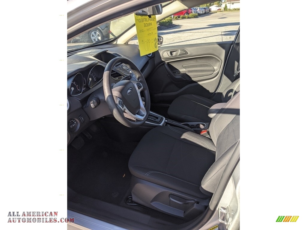 2018 Fiesta SE Sedan - Ingot Silver / Charcoal Black photo #11