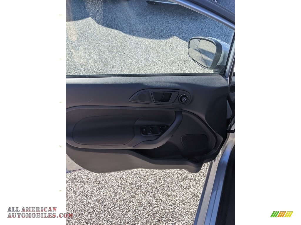 2018 Fiesta SE Sedan - Ingot Silver / Charcoal Black photo #12