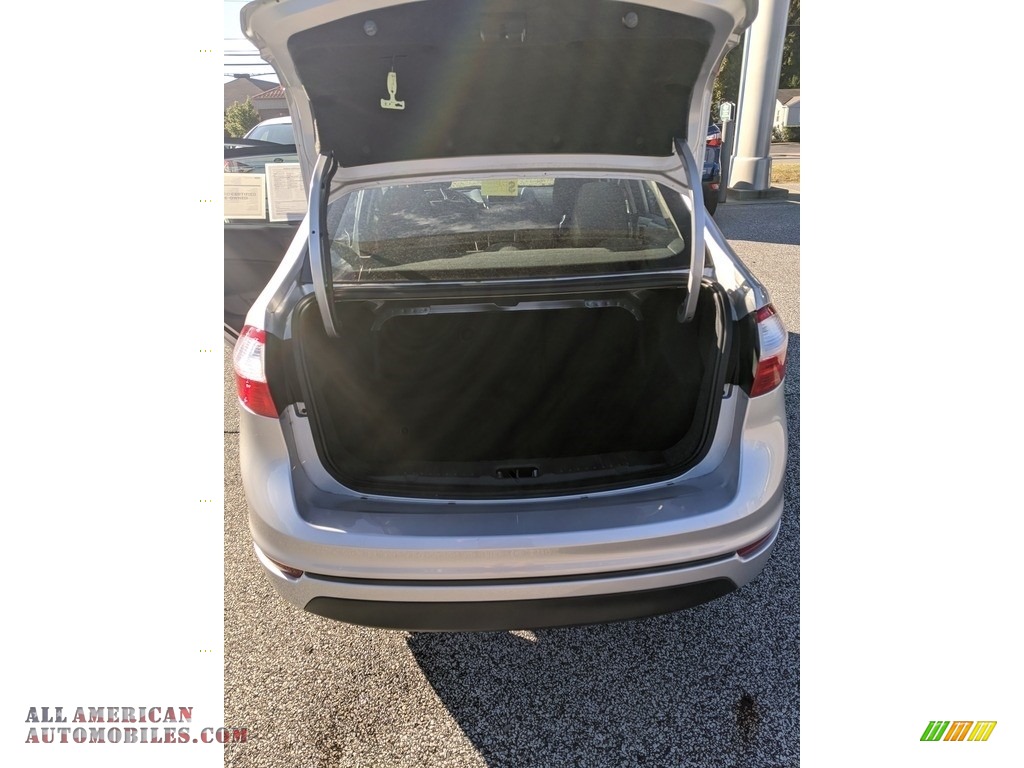 2018 Fiesta SE Sedan - Ingot Silver / Charcoal Black photo #14