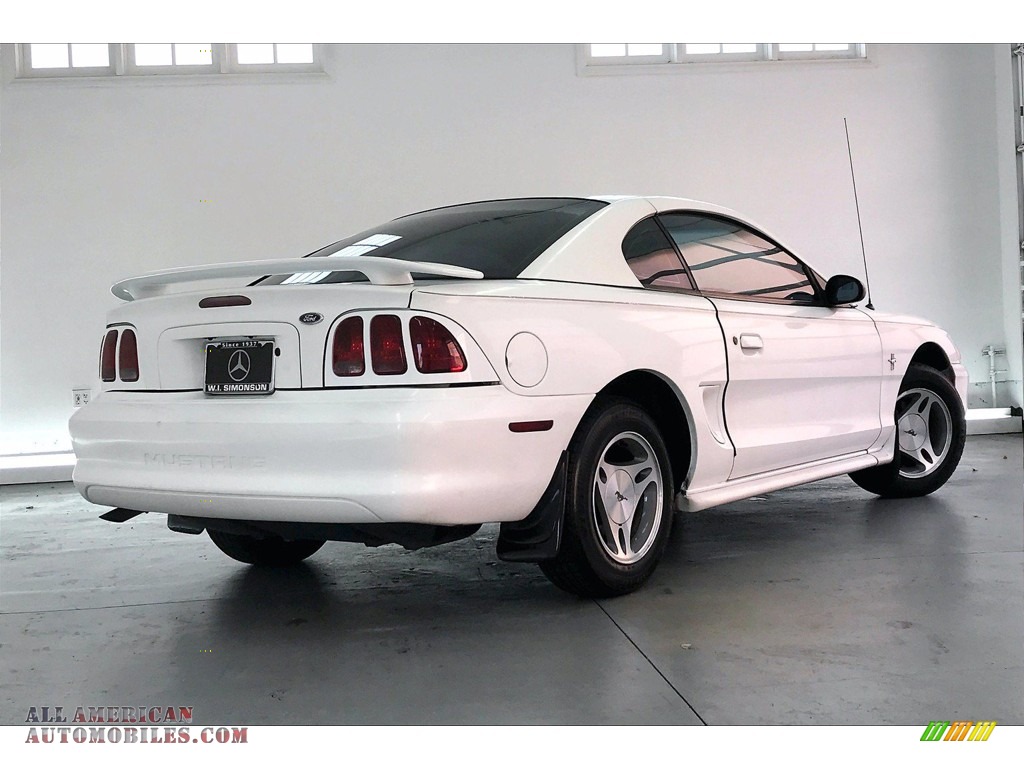 1998 Mustang V6 Coupe - Ultra White / Medium Graphite photo #13