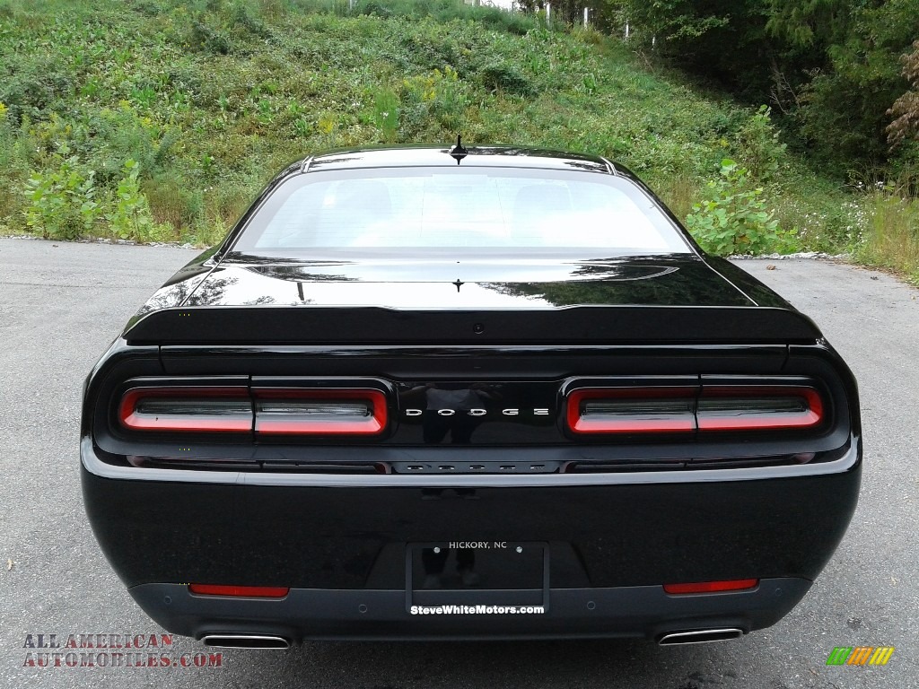 2020 Challenger GT - Pitch Black / Black/Ruby Red photo #7