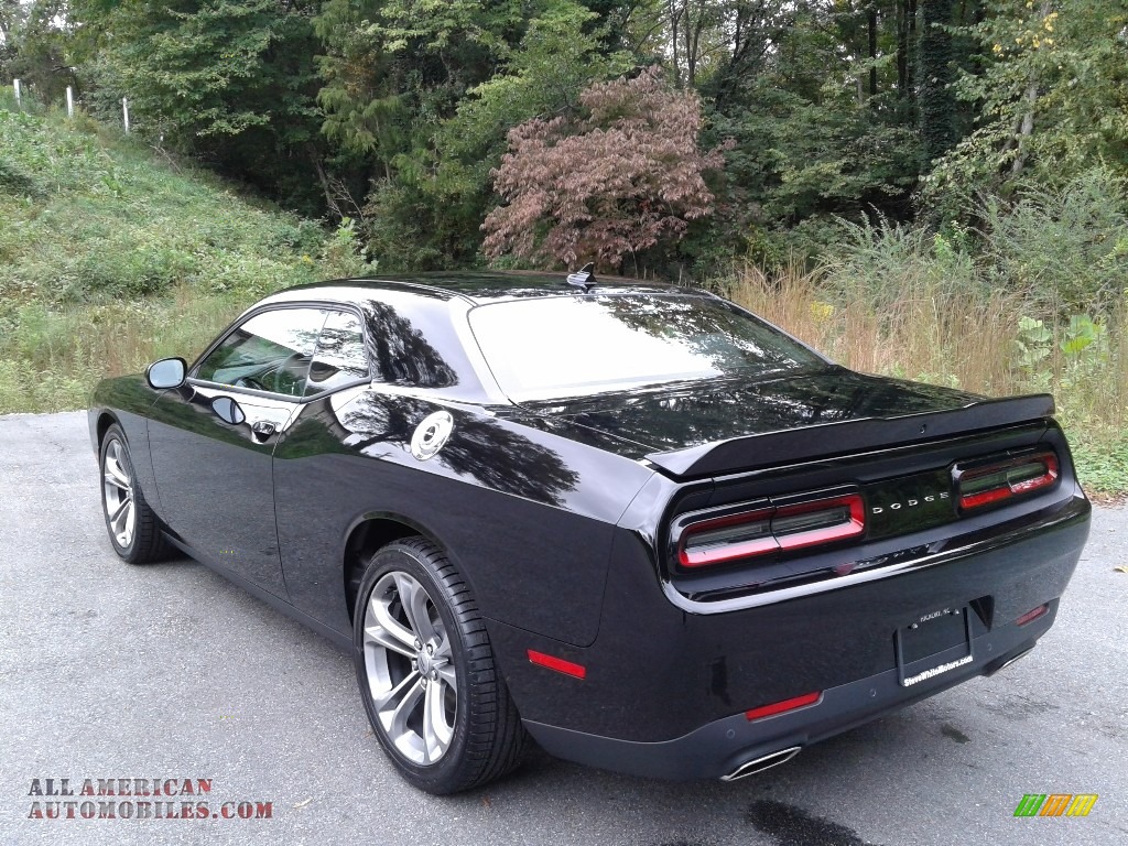 2020 Challenger GT - Pitch Black / Black/Ruby Red photo #8