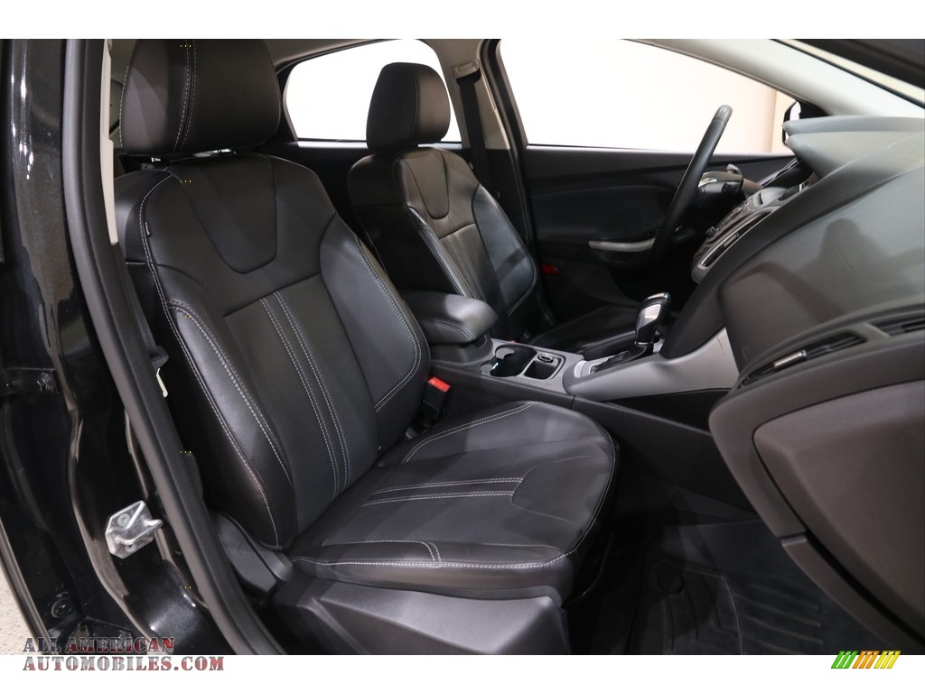 2014 Focus SE Hatchback - Tuxedo Black / Charcoal Black photo #17