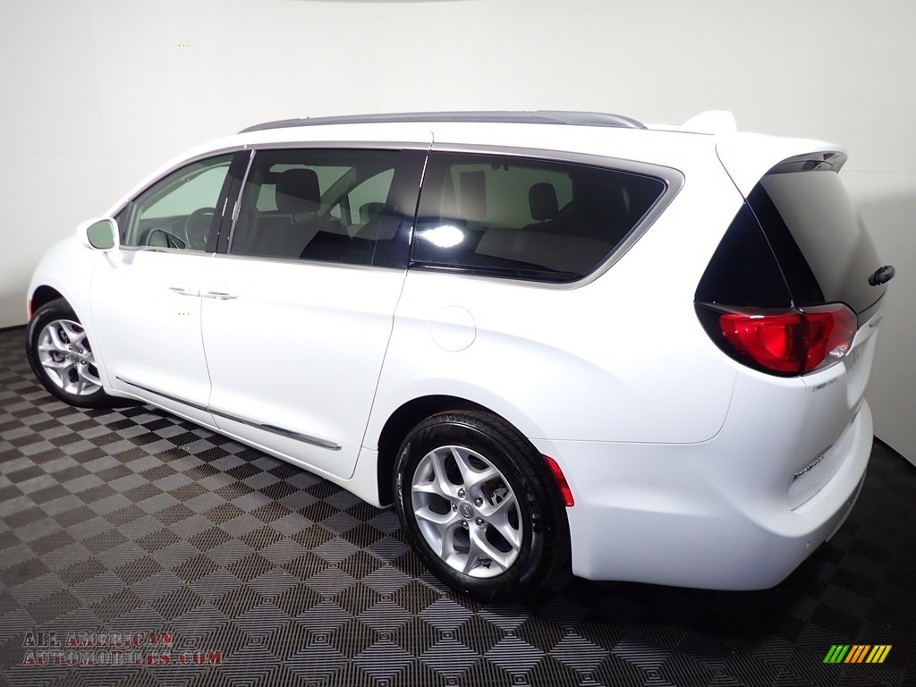 2018 Pacifica Touring L - Bright White / Cognac/Alloy/Toffee photo #9