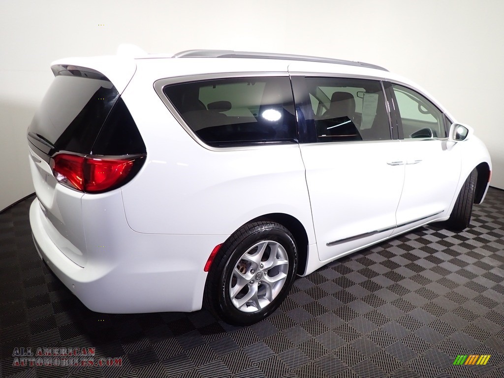 2018 Pacifica Touring L - Bright White / Cognac/Alloy/Toffee photo #16