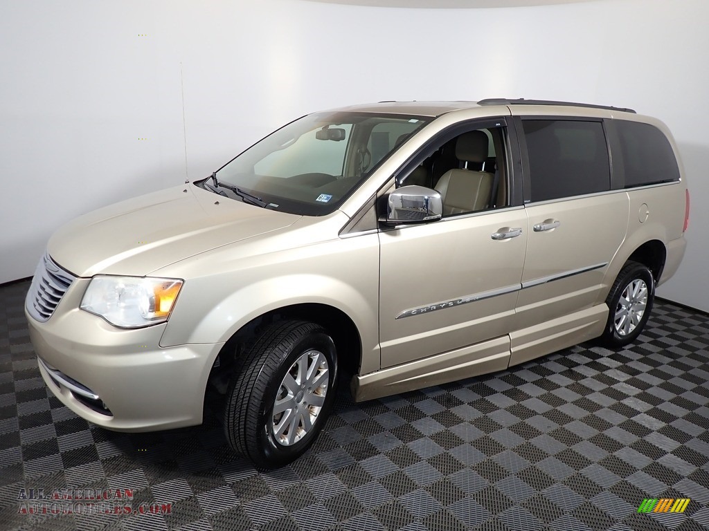 2012 Town & Country Touring - L - Cashmere Pearl / Dark Frost Beige/Medium Frost Beige photo #7