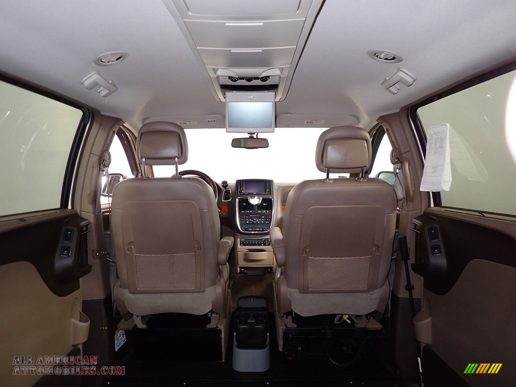 2012 Town & Country Touring - L - Cashmere Pearl / Dark Frost Beige/Medium Frost Beige photo #13