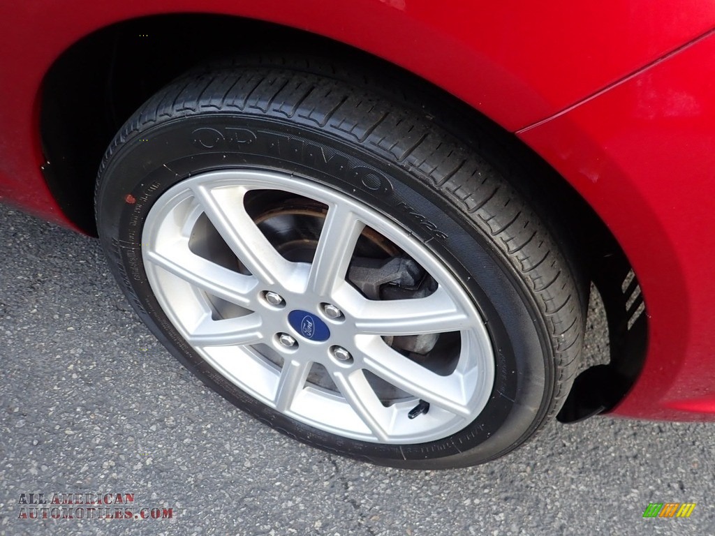 2016 Fiesta SE Sedan - Ruby Red Metallic / Charcoal Black photo #10