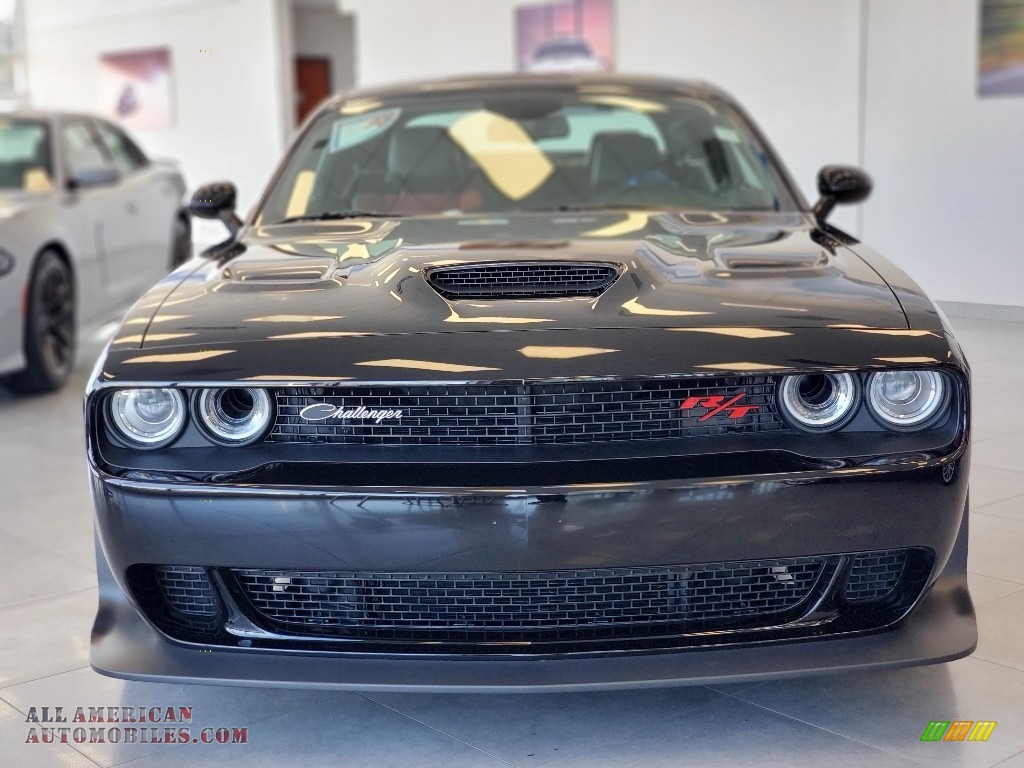 2020 Challenger R/T Scat Pack - Pitch Black / Black/Ruby Red photo #3