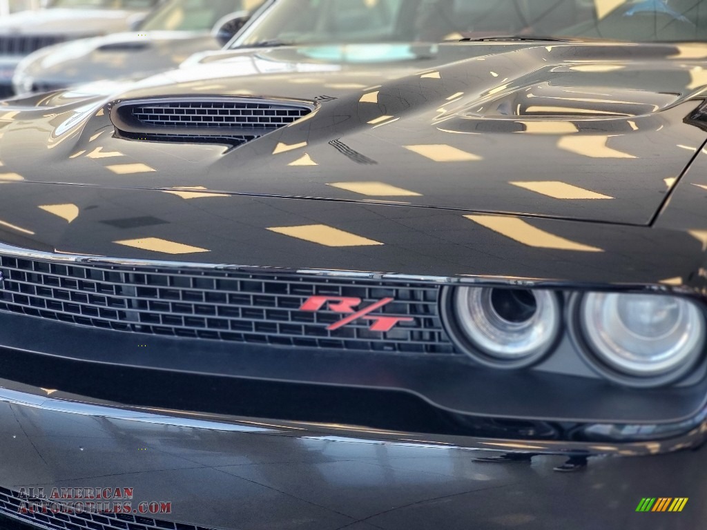 2020 Challenger R/T Scat Pack - Pitch Black / Black/Ruby Red photo #4