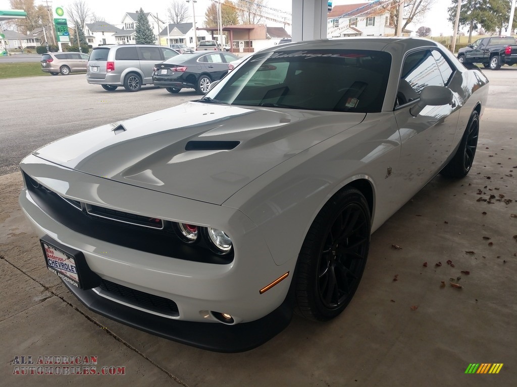 2018 Challenger R/T Scat Pack - White Knuckle / Black photo #8