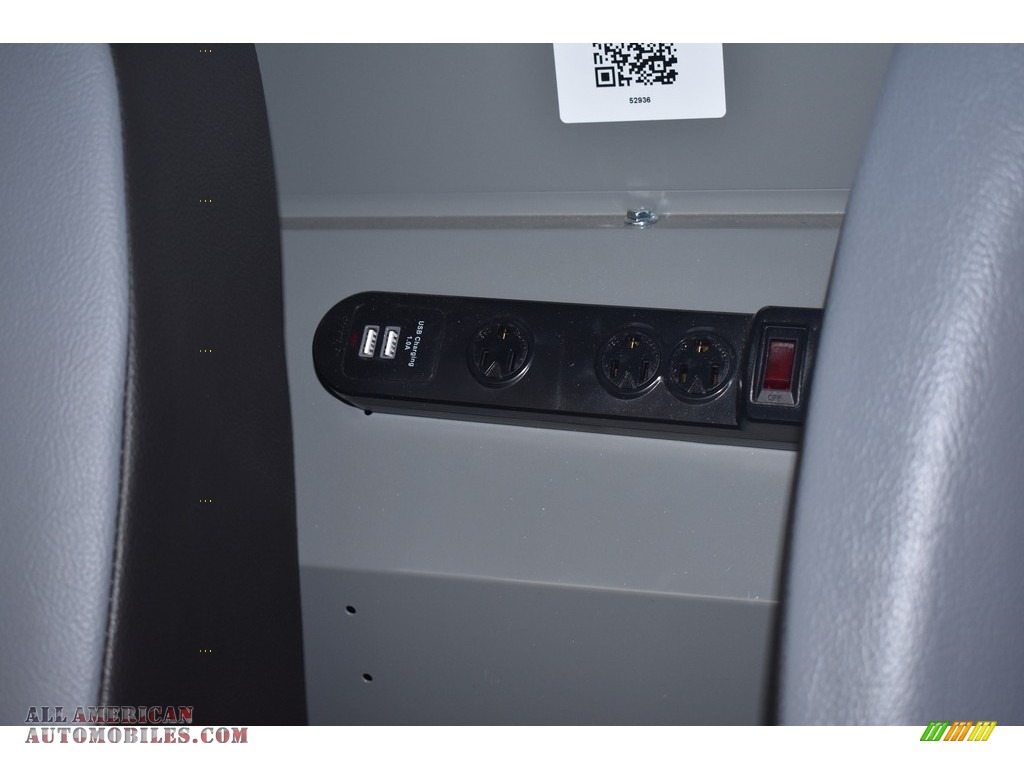 2017 Transit Connect XL Van - Frozen White / Charcoal Black photo #16