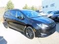 Chrysler Pacifica Launch Edition AWD Brilliant Black Crystal Pearl photo #3