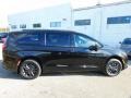 Chrysler Pacifica Launch Edition AWD Brilliant Black Crystal Pearl photo #4