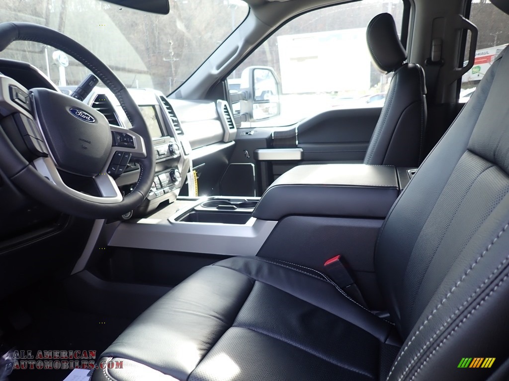 2020 F350 Super Duty Lariat Crew Cab 4x4 - Oxford White / Black photo #8 2020 F350 Super Duty Lariat Crew Cab 4x4 - Oxford White / Black photo #8