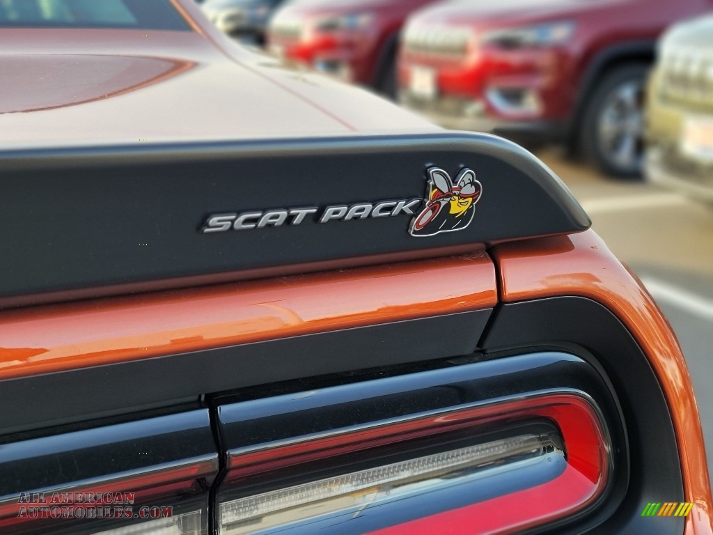 2020 Challenger R/T Scat Pack - Go Mango / Black photo #9