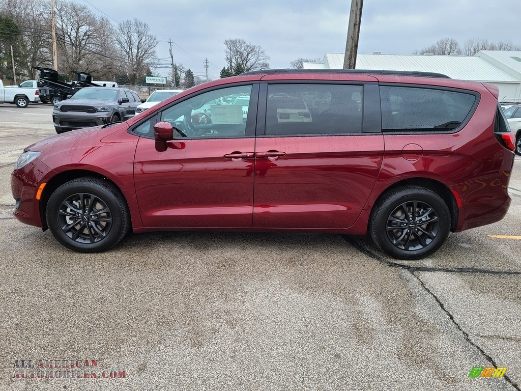 2020 Pacifica Launch Edition AWD - Velvet Red Pearl / Black photo #9