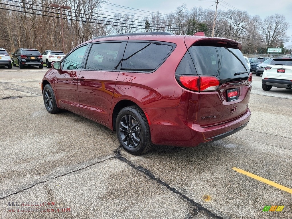 2020 Pacifica Launch Edition AWD - Velvet Red Pearl / Black photo #10