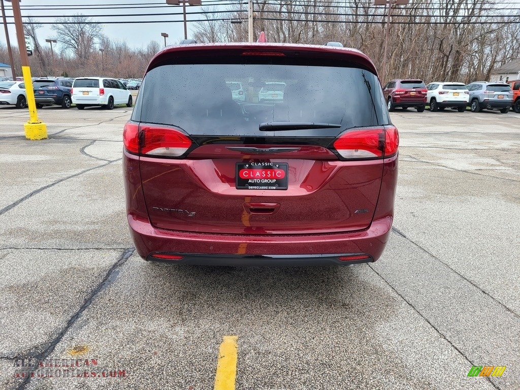 2020 Pacifica Launch Edition AWD - Velvet Red Pearl / Black photo #11