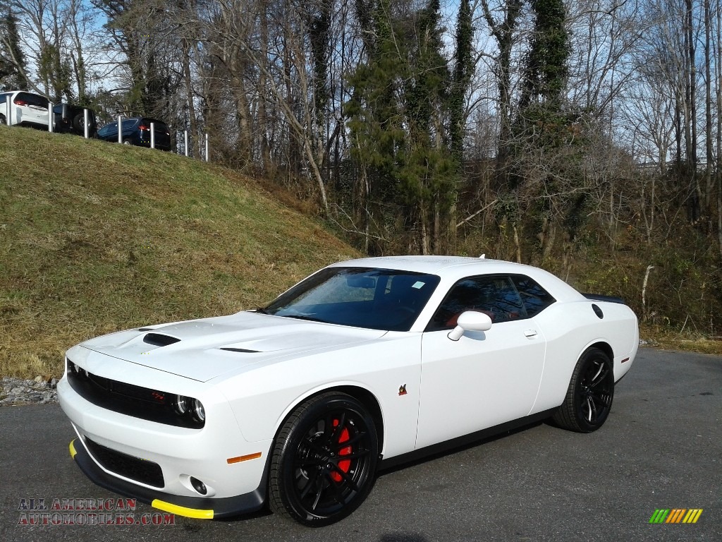2021 Challenger R/T Scat Pack - White Knuckle / Black/Ruby Red photo #2