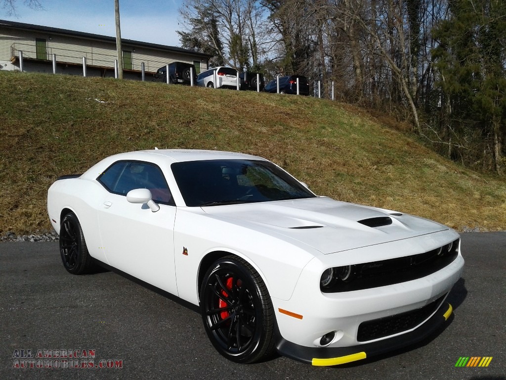 2021 Challenger R/T Scat Pack - White Knuckle / Black/Ruby Red photo #4