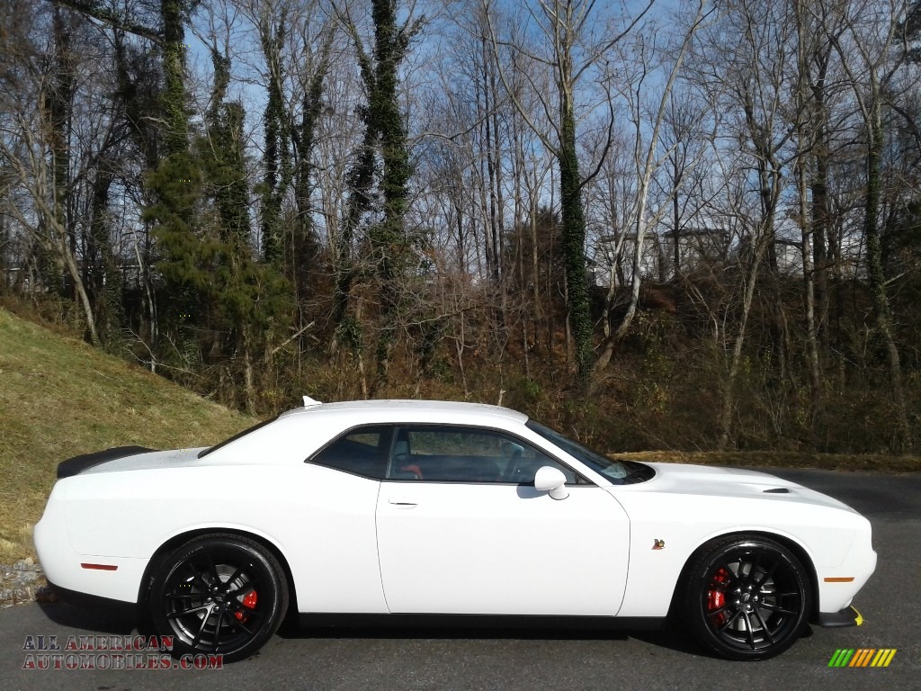 2021 Challenger R/T Scat Pack - White Knuckle / Black/Ruby Red photo #5