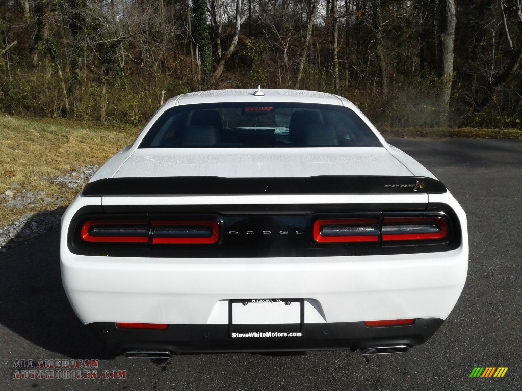 2021 Challenger R/T Scat Pack - White Knuckle / Black/Ruby Red photo #7